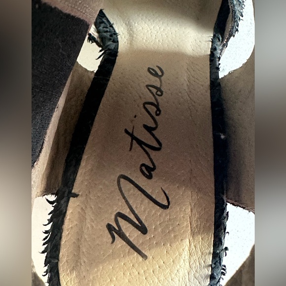 New MATISSE Smith Textured Leather Cutout Ankle Bootie Sz 6 - Picture 7 of 9